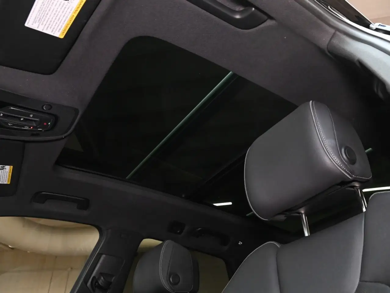 Audi SQ5 - Image 24