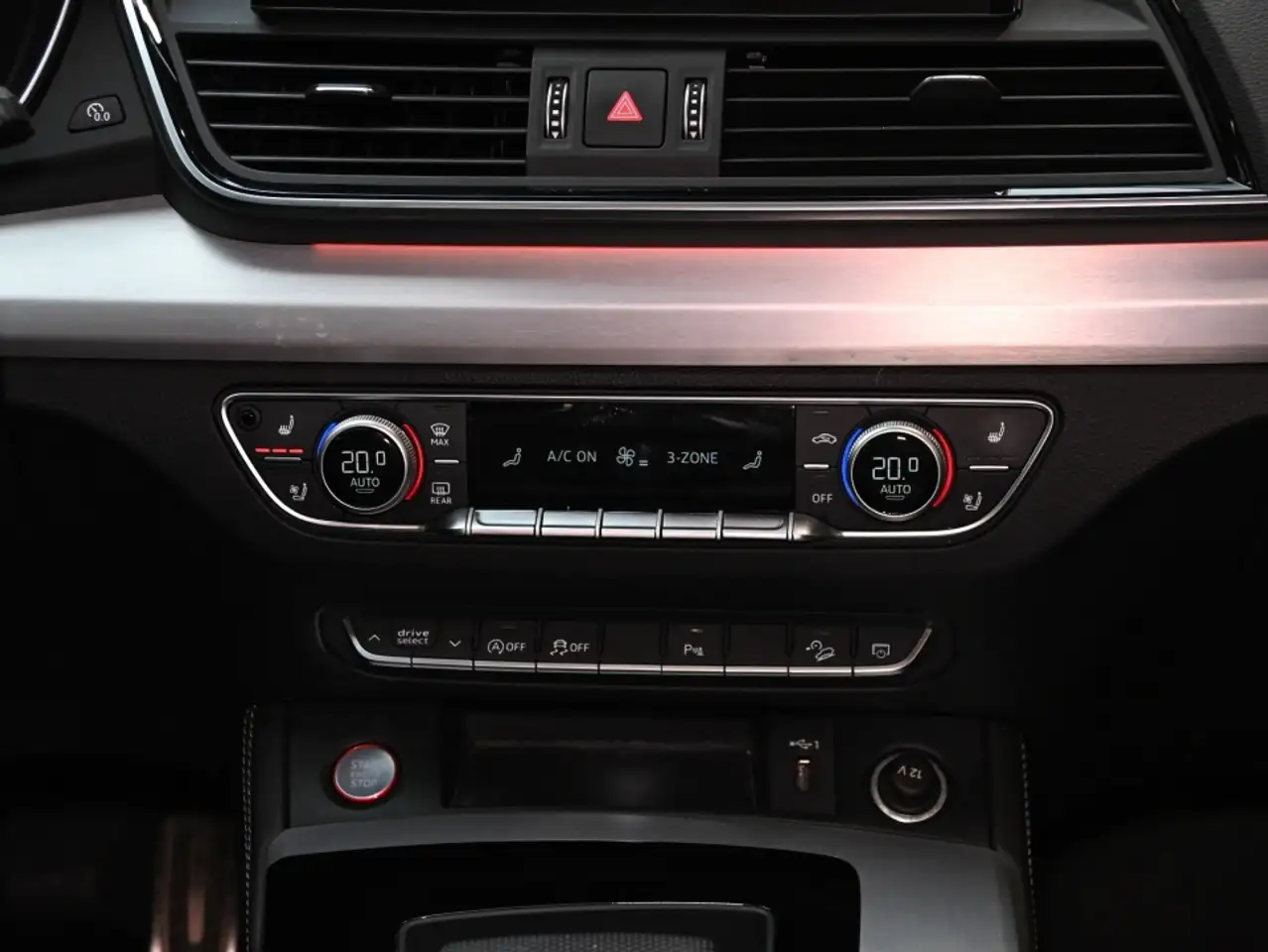 Audi SQ5 - Image 12