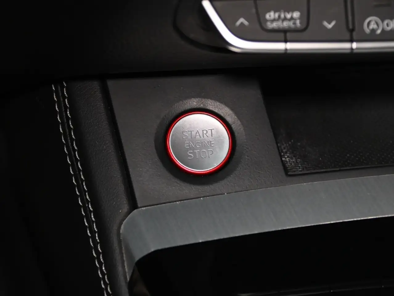 Audi SQ5 - Image 28