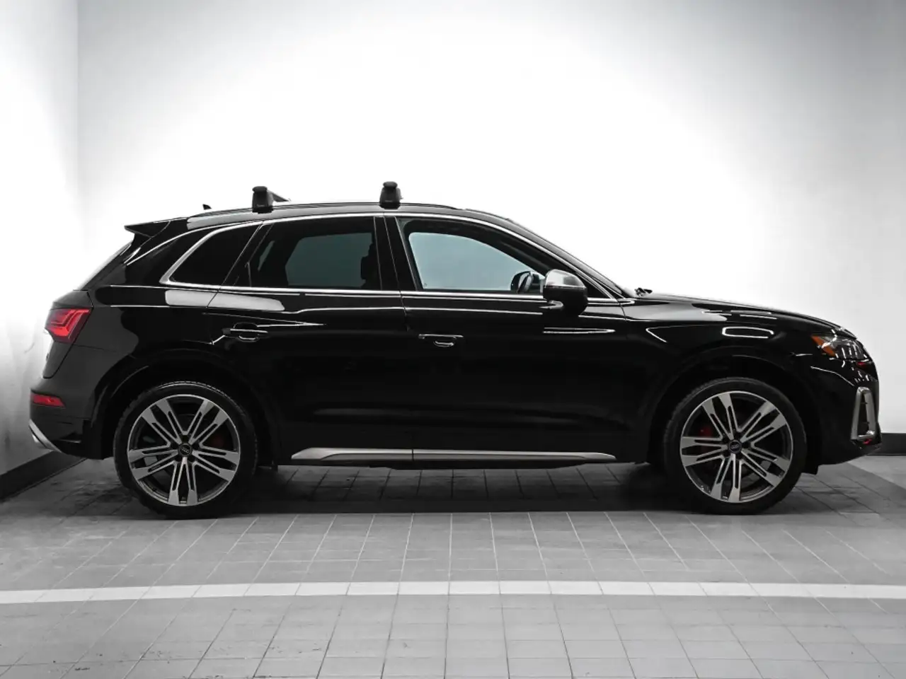 Audi SQ5 - Image 3