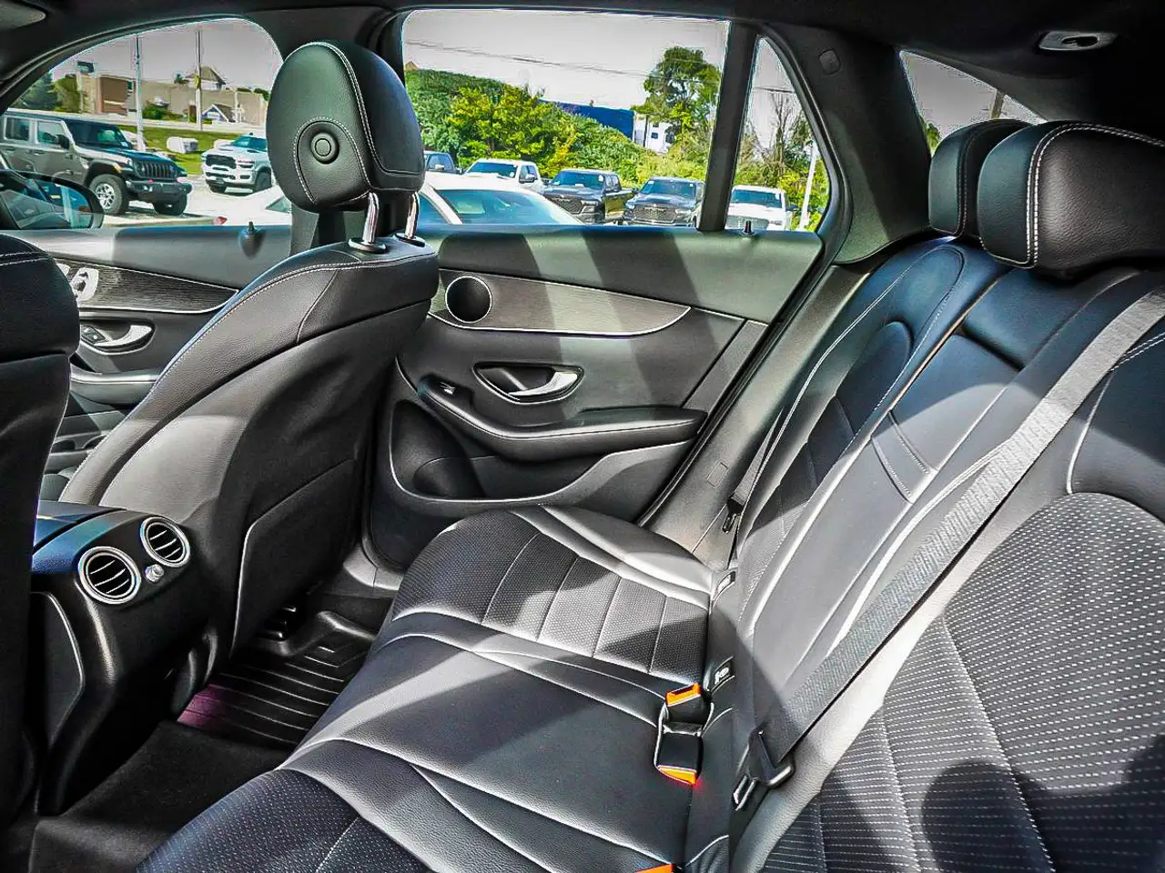 Mercedes-Benz GLC - Image 18
