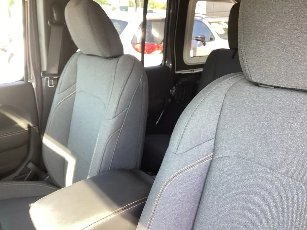 Jeep Wrangler - Image 12