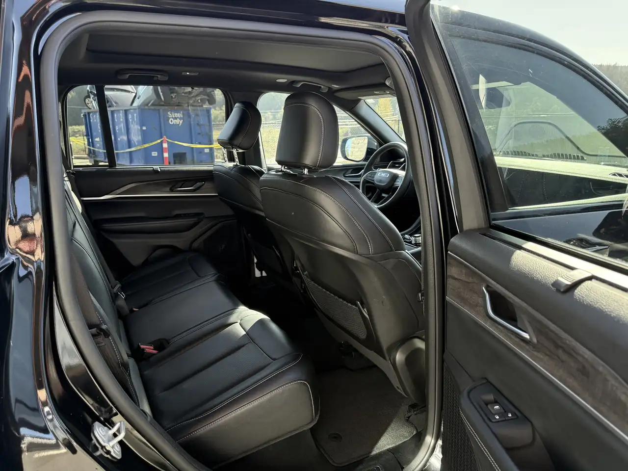 Jeep Grand Cherokee - Image 27