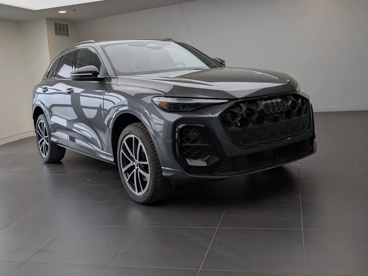Audi Q5 - Image 1