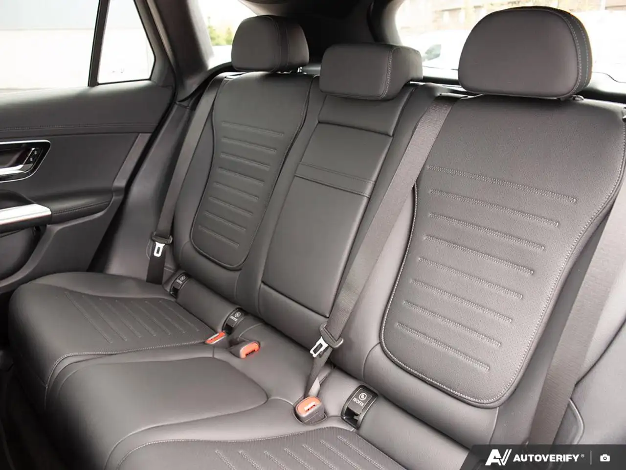 Mercedes-Benz GLC - Image 24