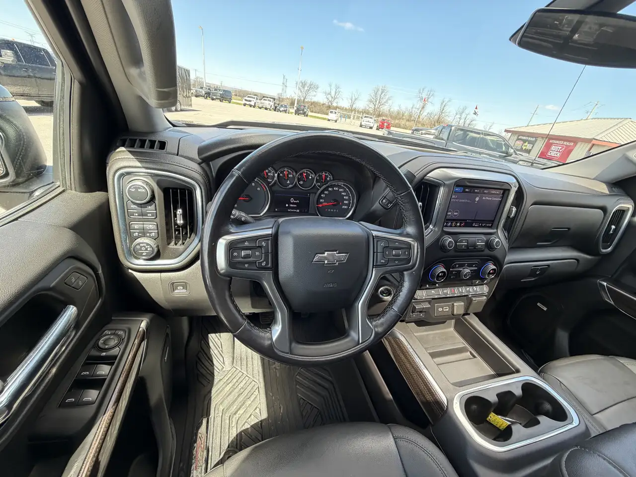 Chevrolet Silverado 1500 - Image 24
