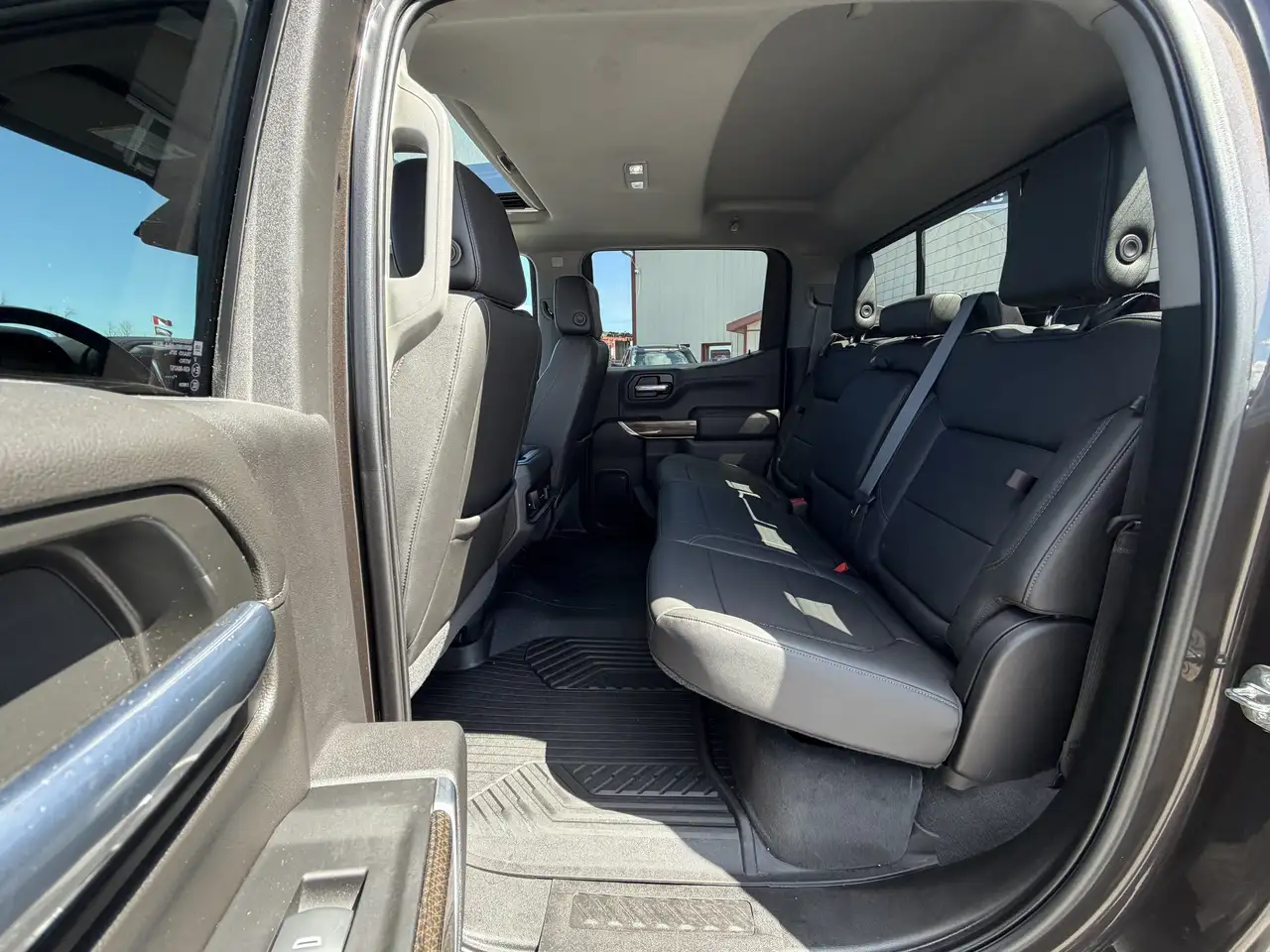 Chevrolet Silverado 1500 - Image 13