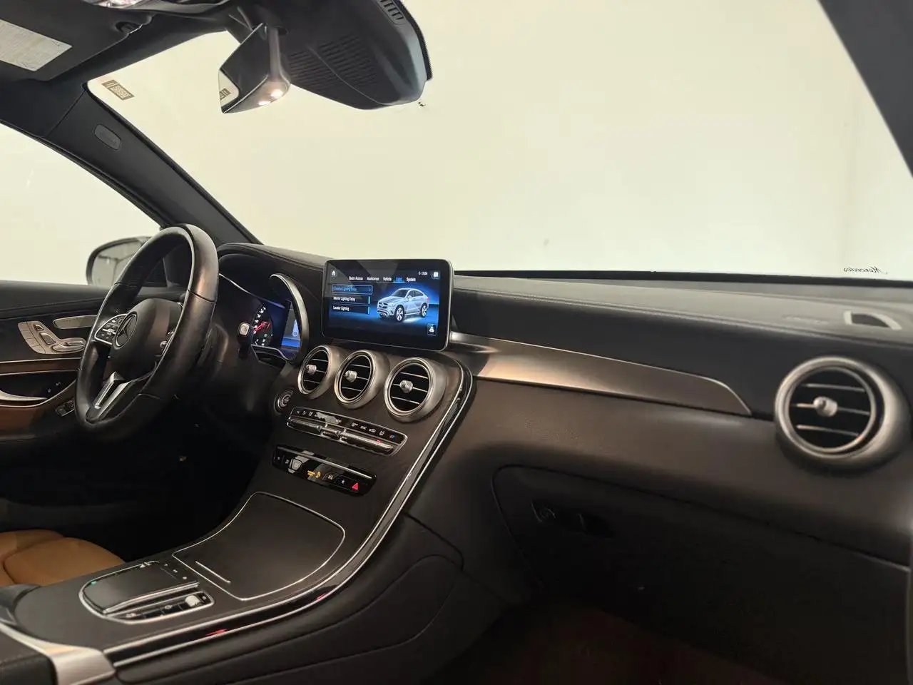 Mercedes-Benz GLC - Image 27