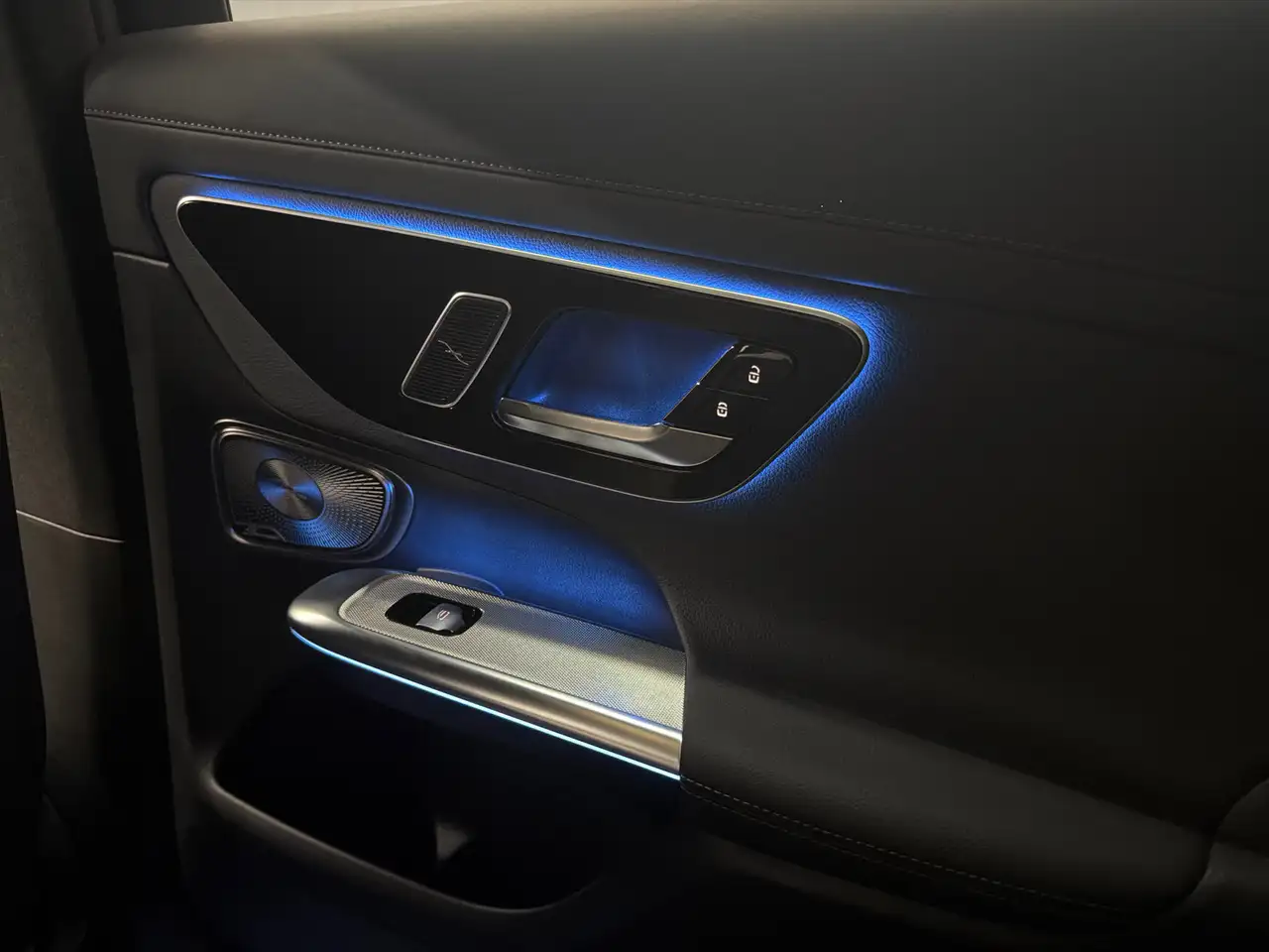 Mercedes-Benz GLC - Image 25