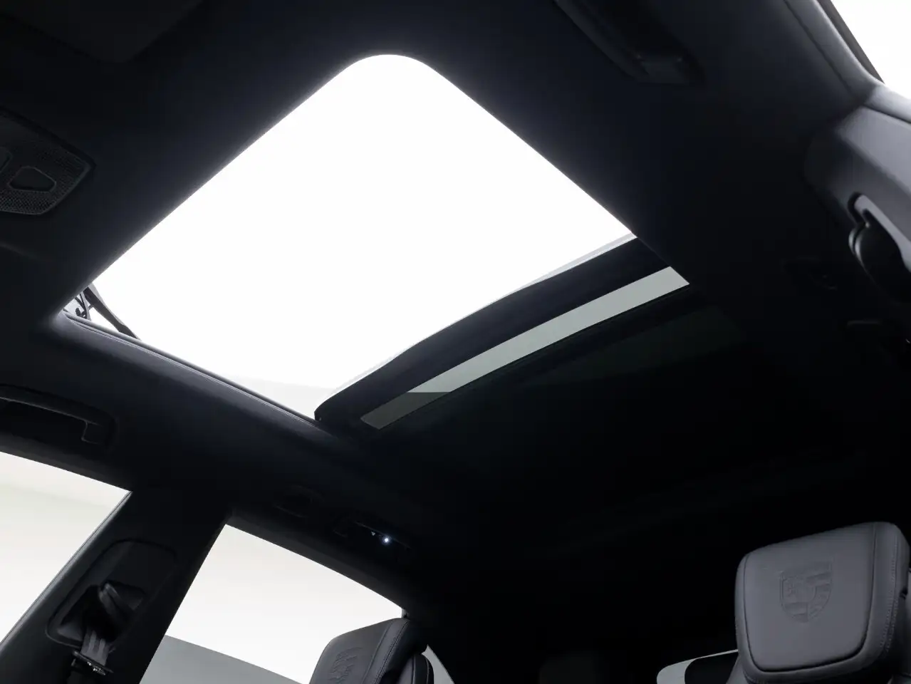 Porsche Macan - Image 28