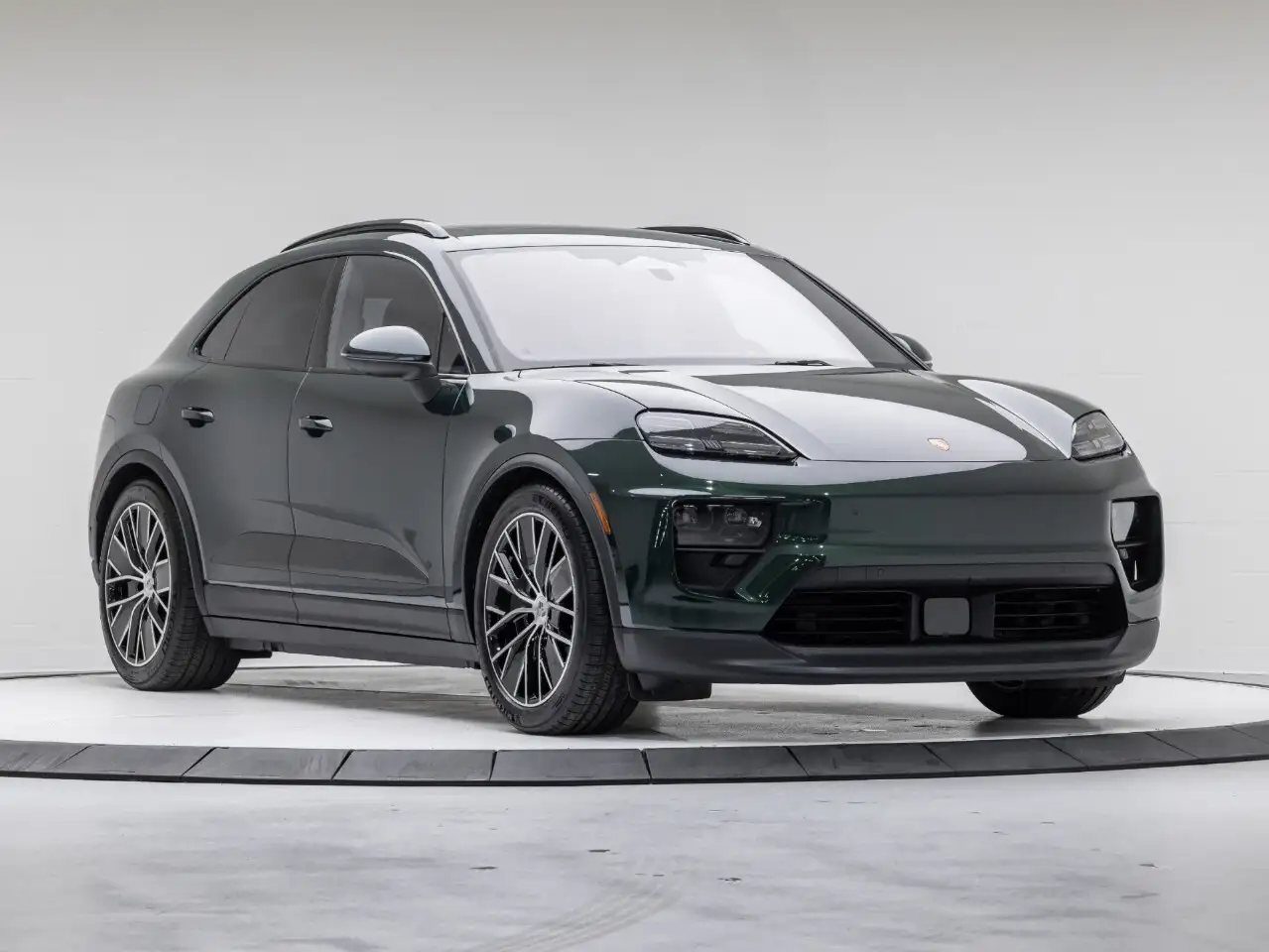 Porsche Macan - Image 13