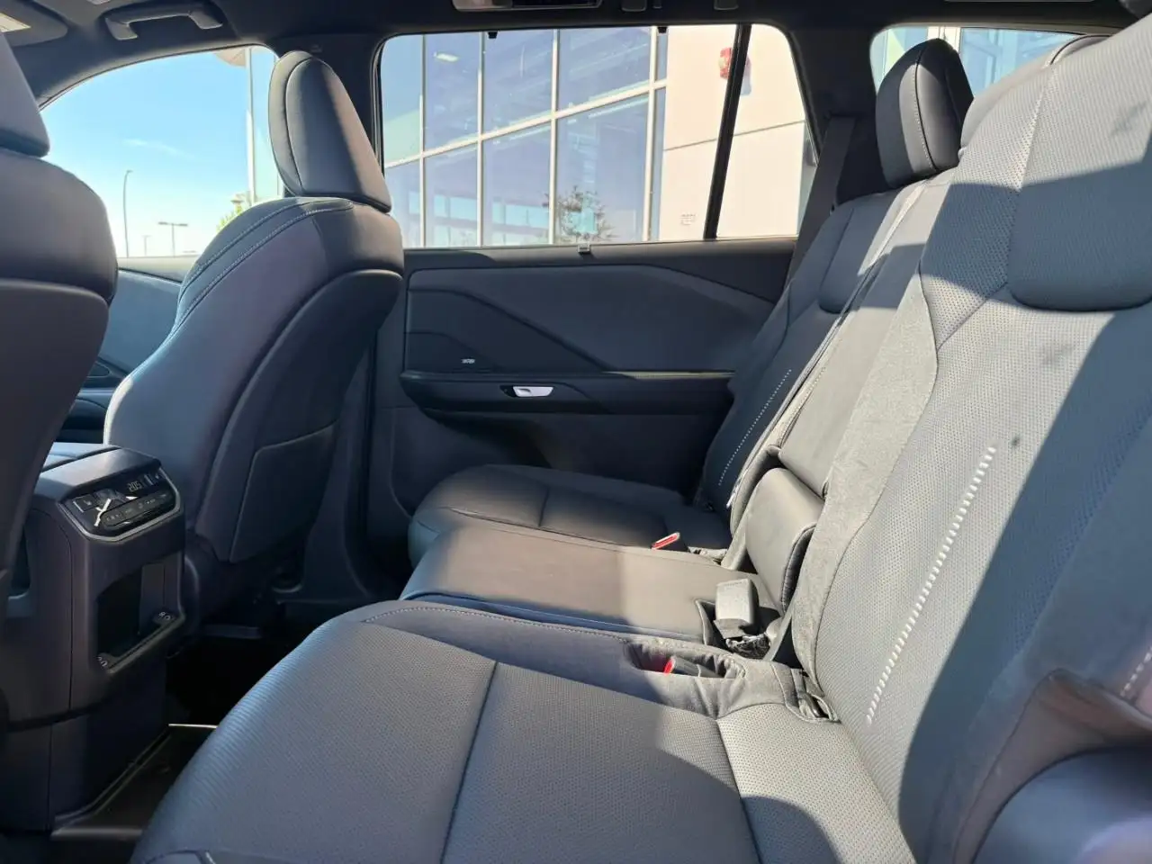 Lexus TX 350 - Image 9
