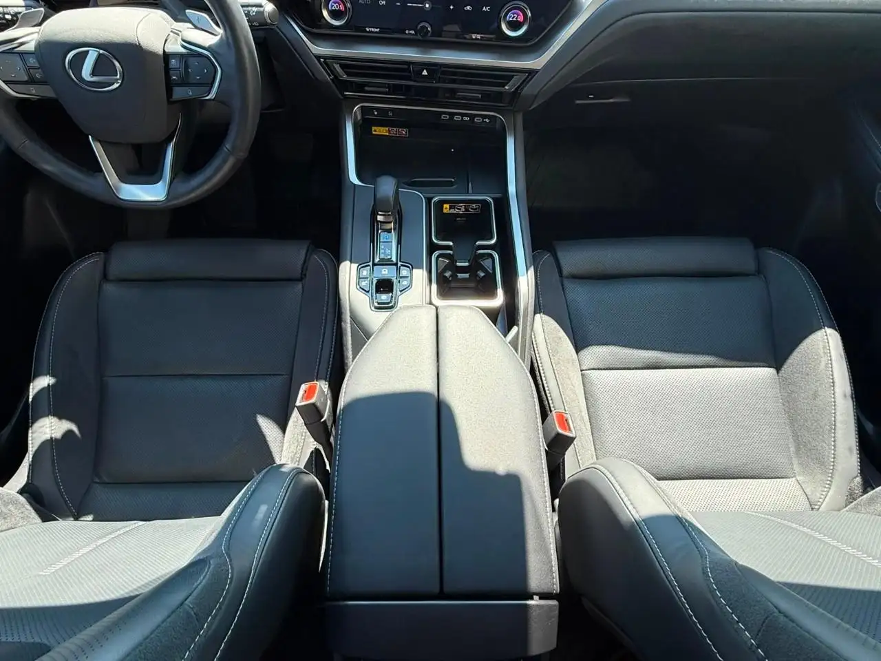 Lexus TX 350 - Image 13