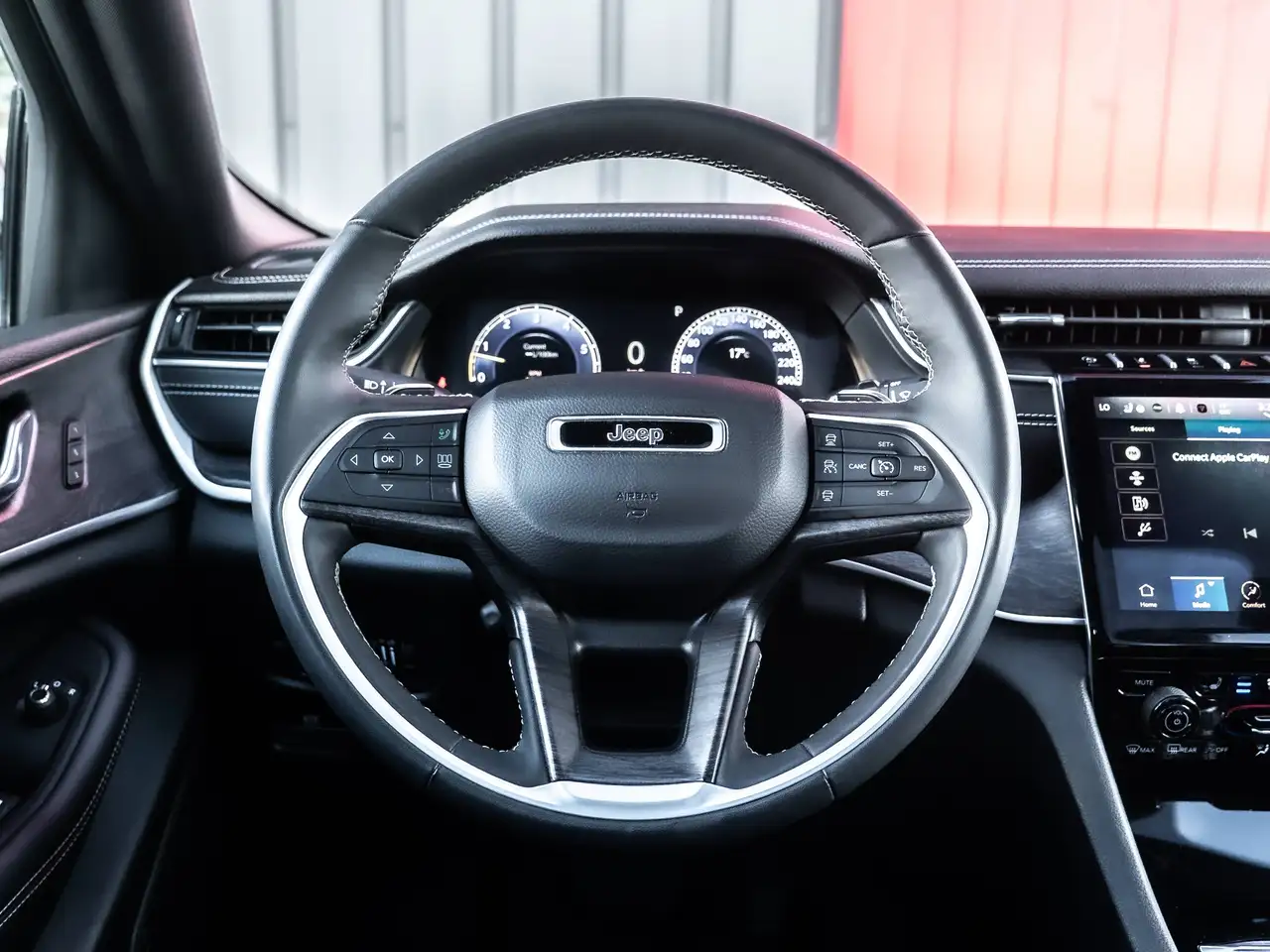 Jeep Grand Cherokee - Image 12