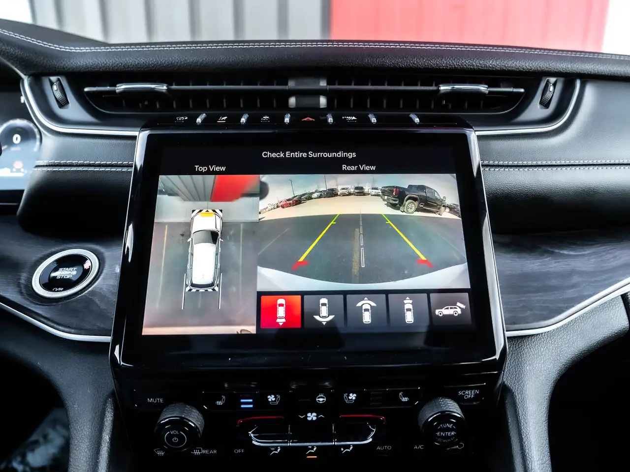 Jeep Grand Cherokee - Image 18