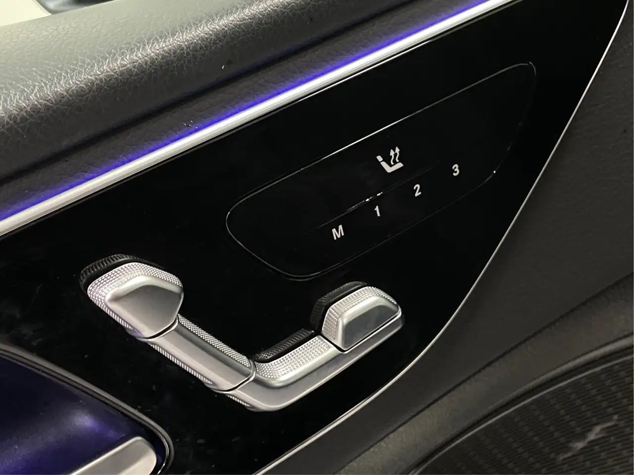 Mercedes-Benz C-Class - Image 21