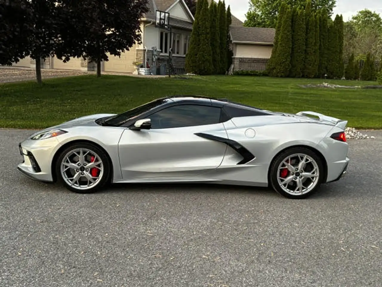 Chevrolet Corvette - Image 16