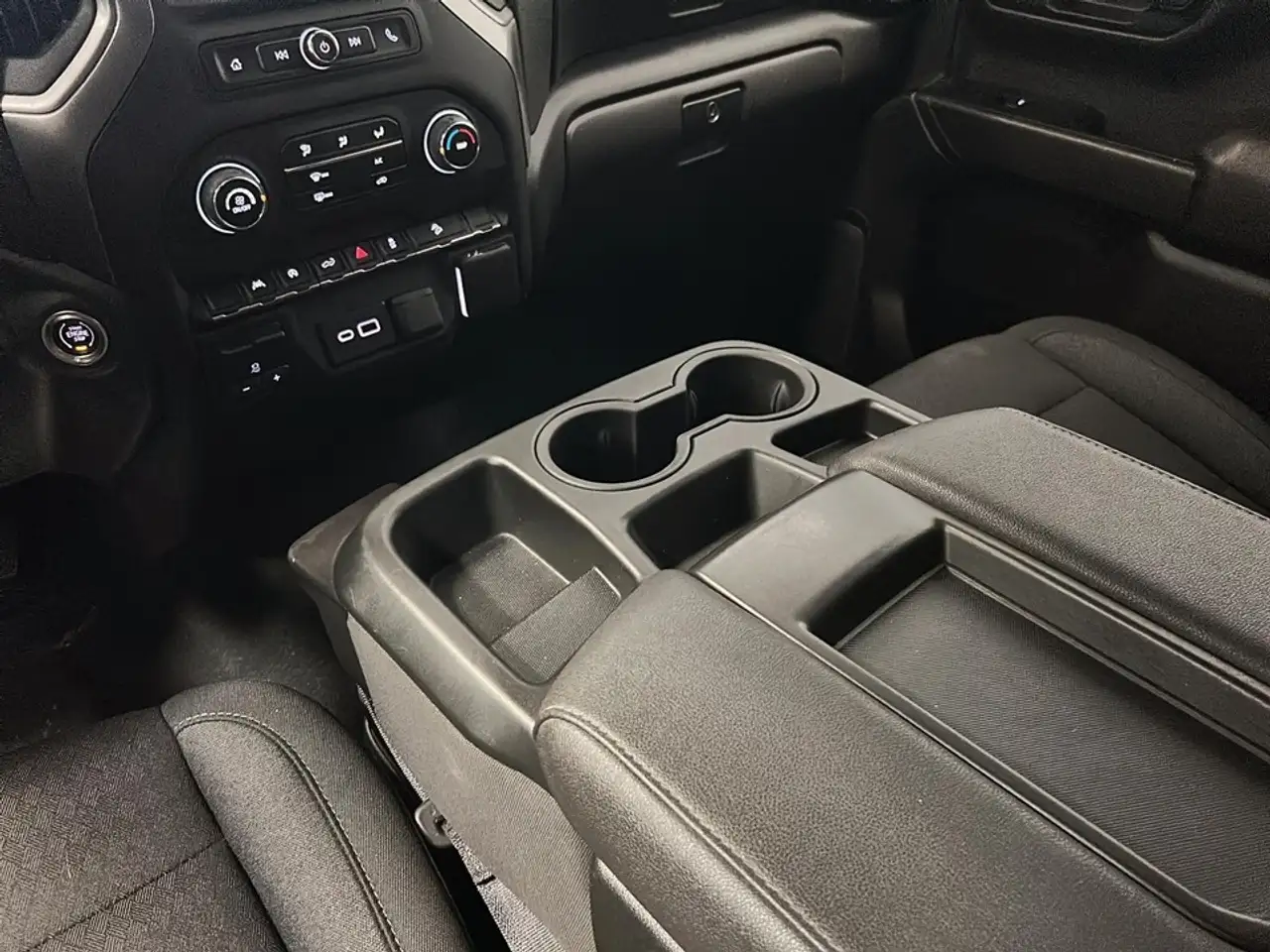 Chevrolet Silverado 1500 - Image 16