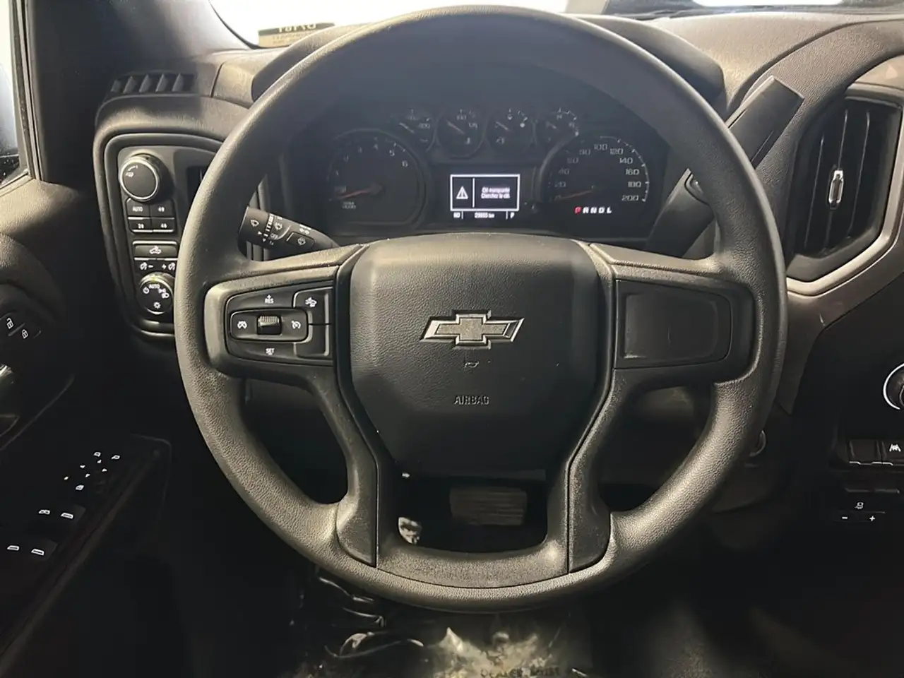 Chevrolet Silverado 1500 - Image 10