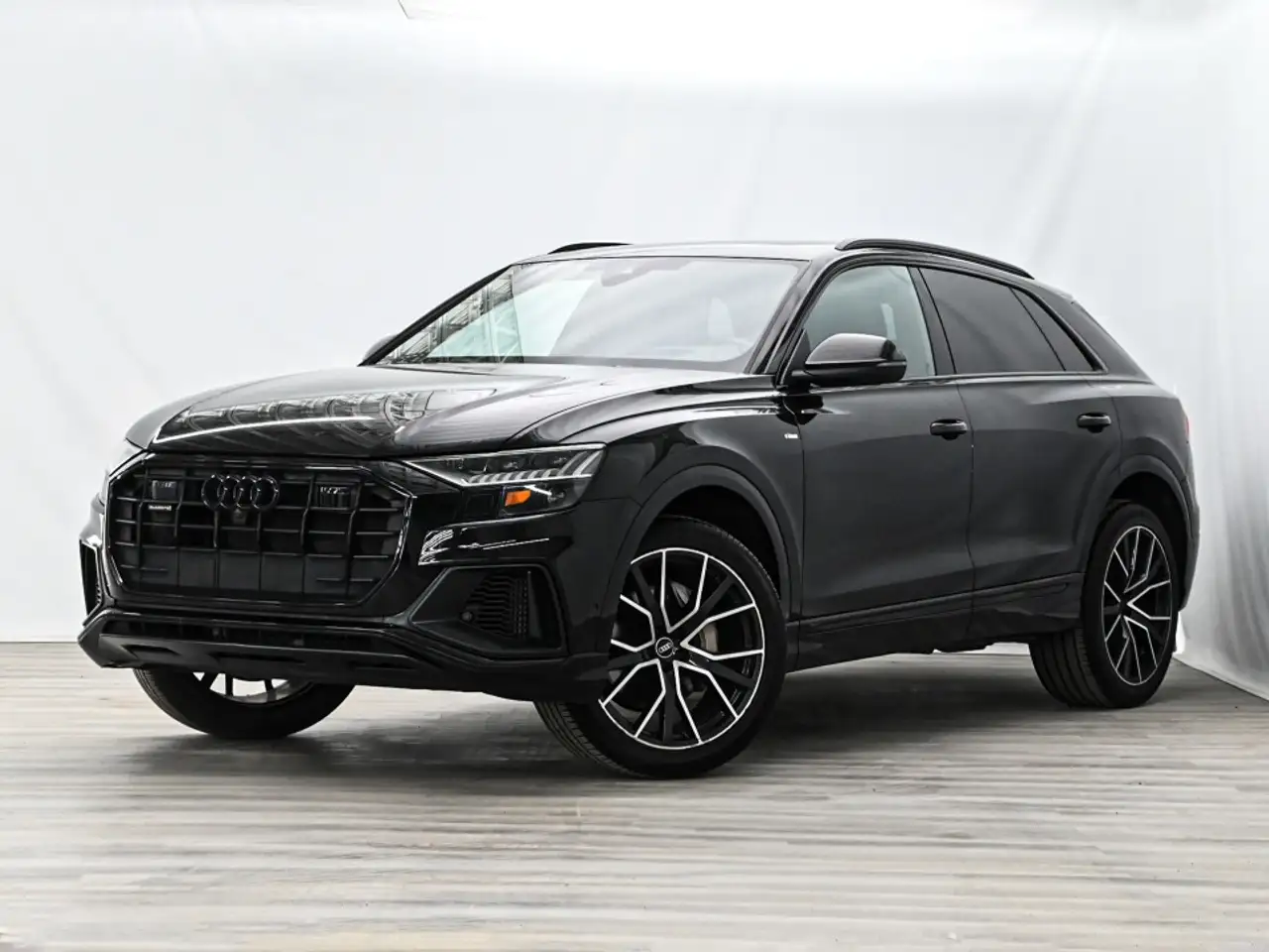 Audi Q8 - Image 1