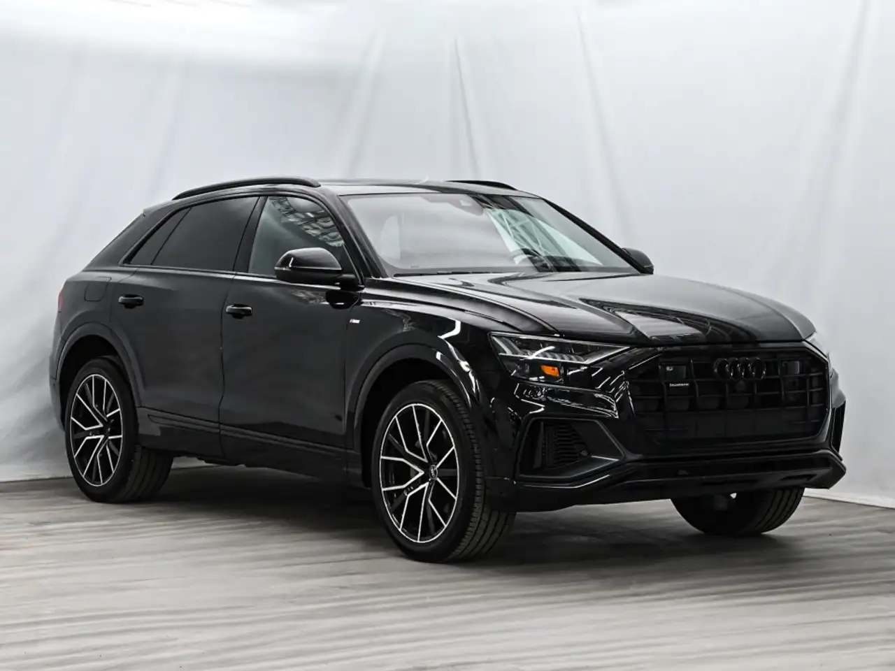 Audi Q8 - Image 7