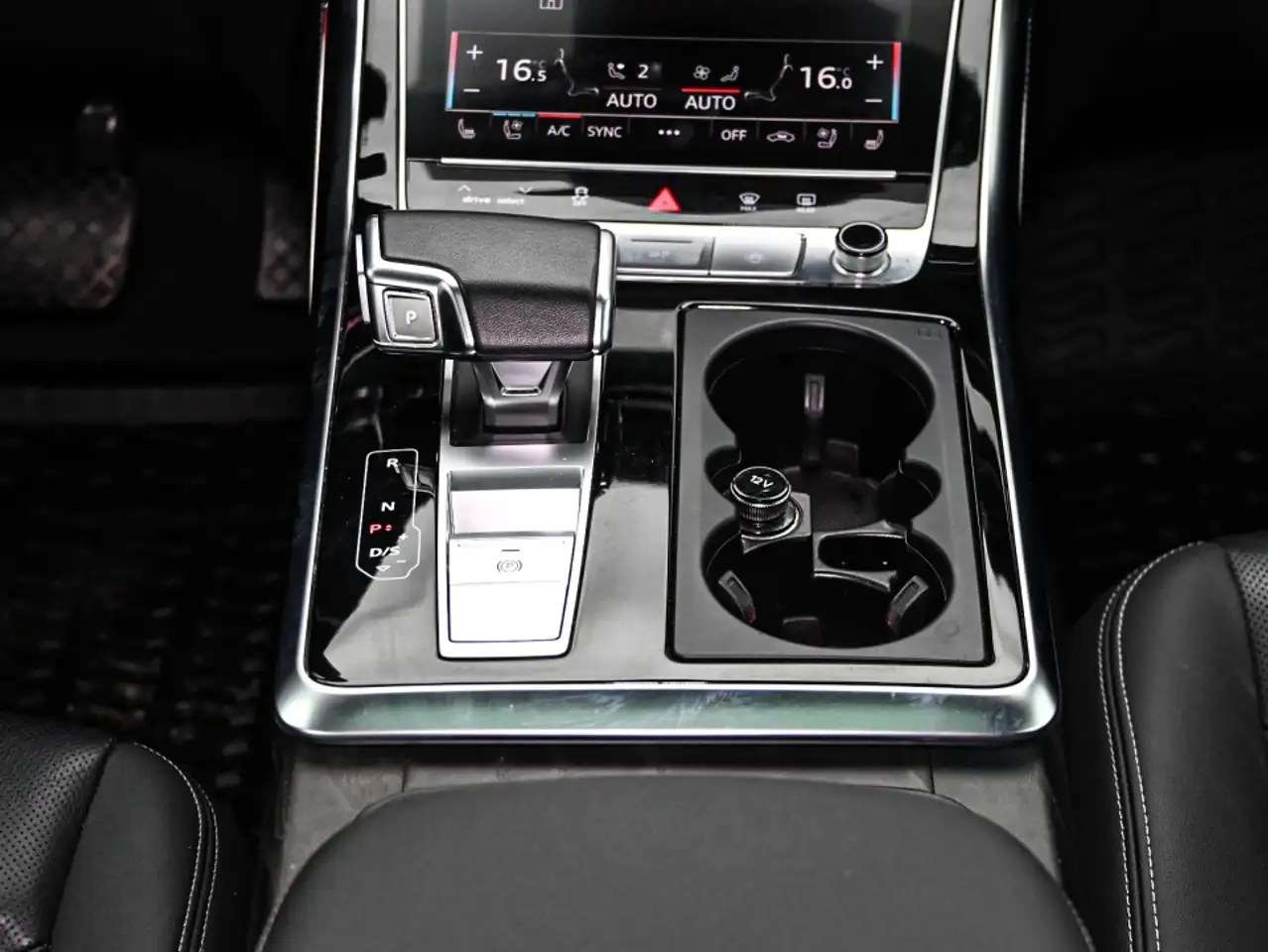Audi Q8 - Image 37