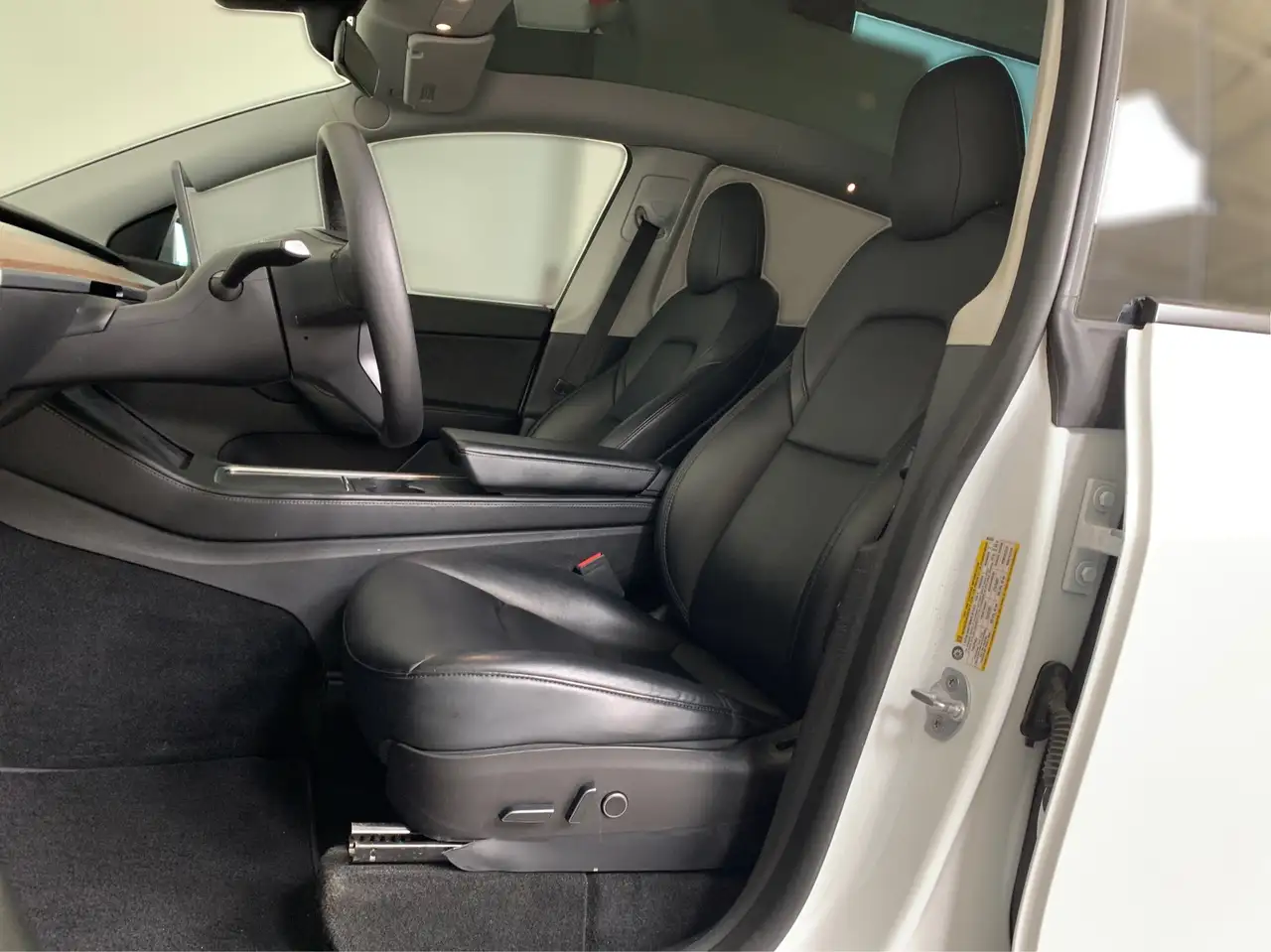 Tesla Model Y - Image 3
