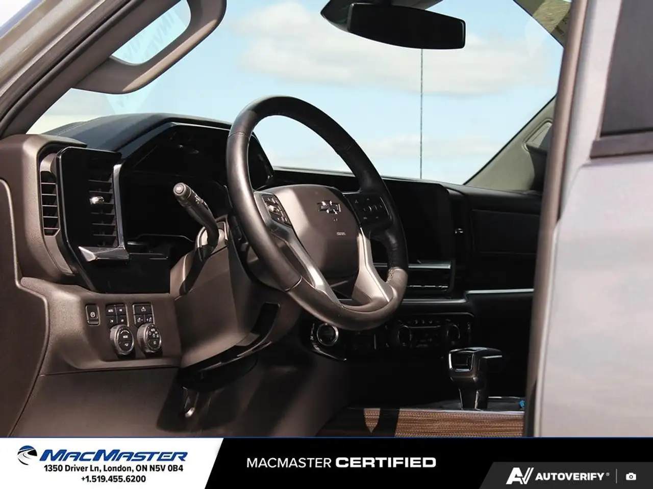 Chevrolet Silverado 1500 - Image 15