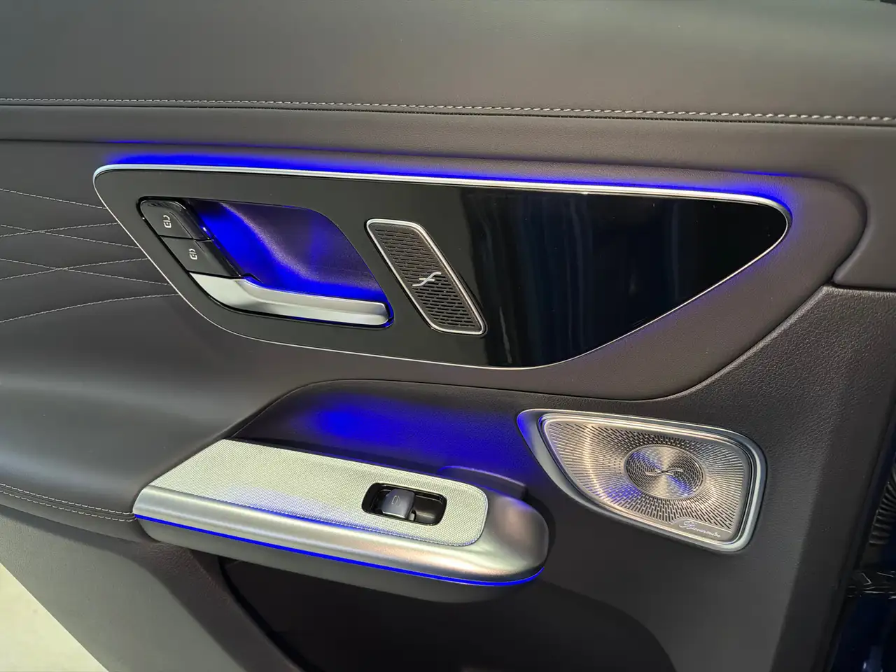 Mercedes-Benz GLC - Image 22