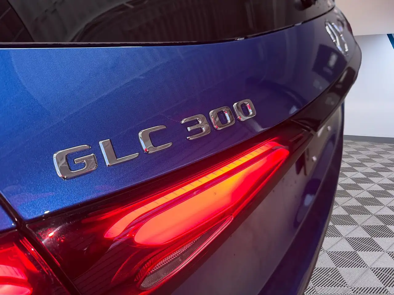 Mercedes-Benz GLC - Image 27
