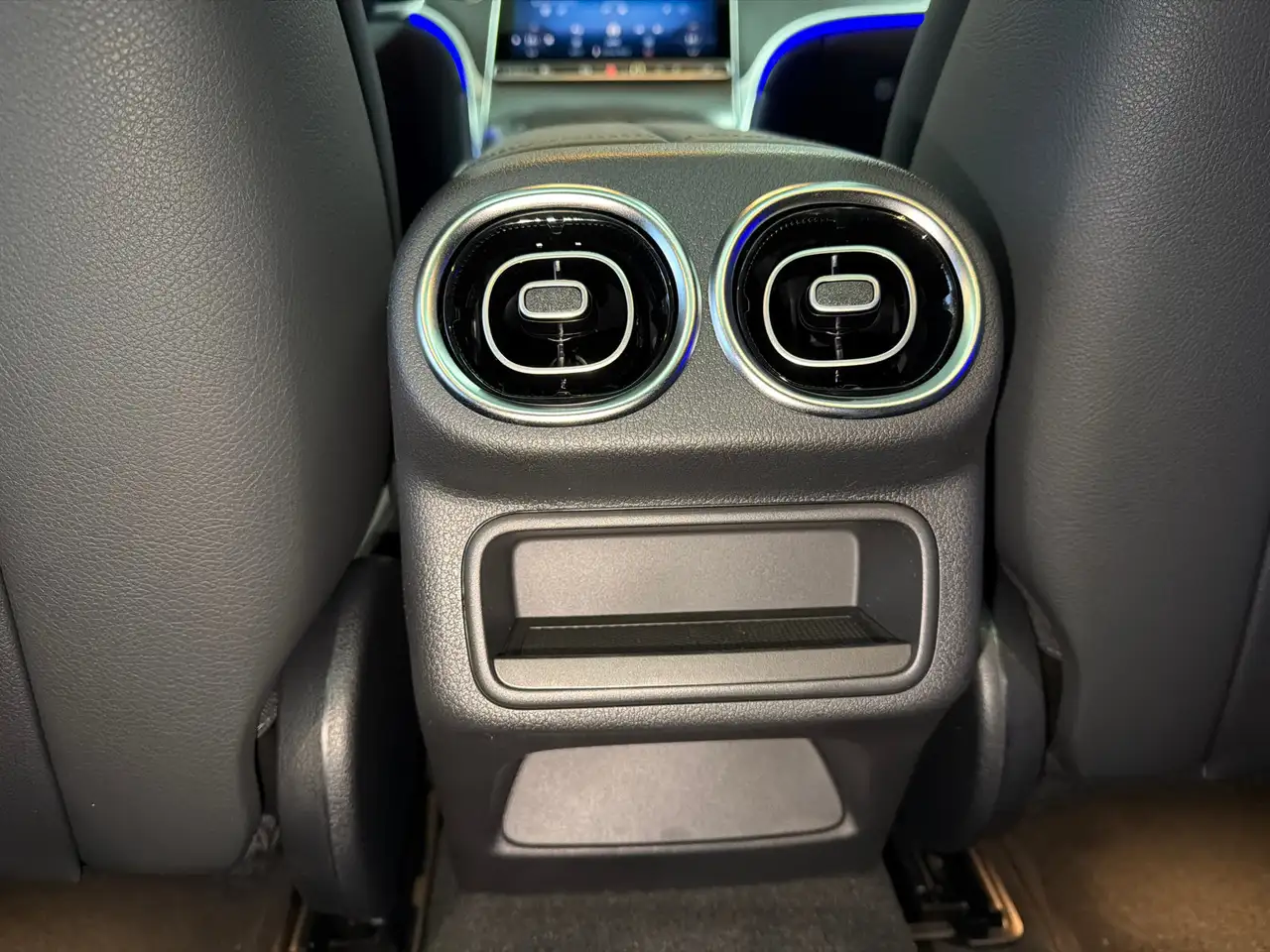 Mercedes-Benz GLC - Image 21