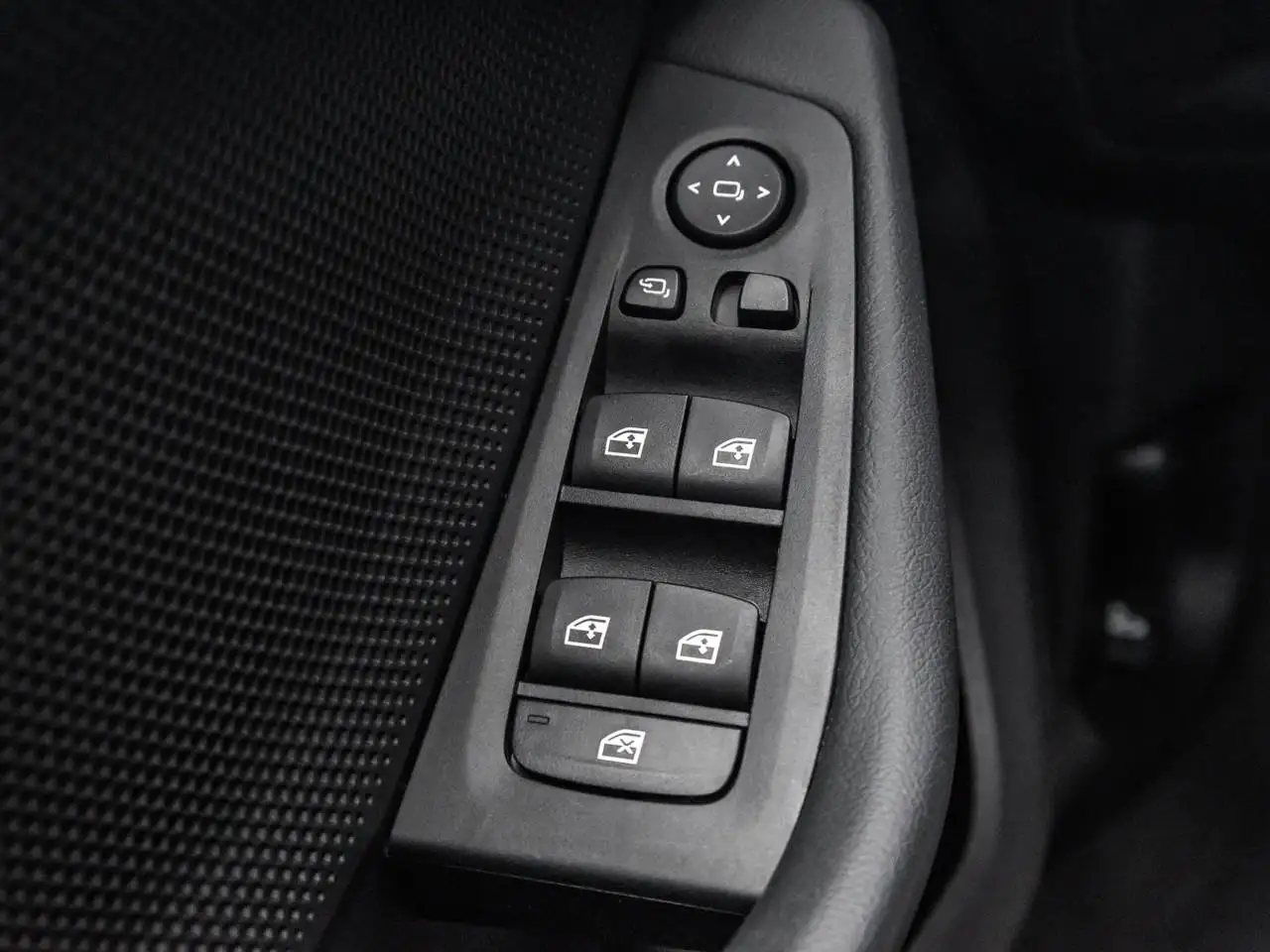 BMW 2 Series - Image 15