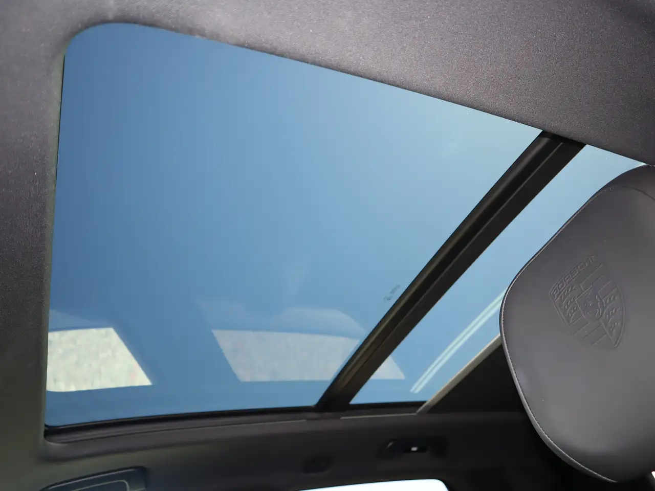 Porsche Cayenne - Image 19