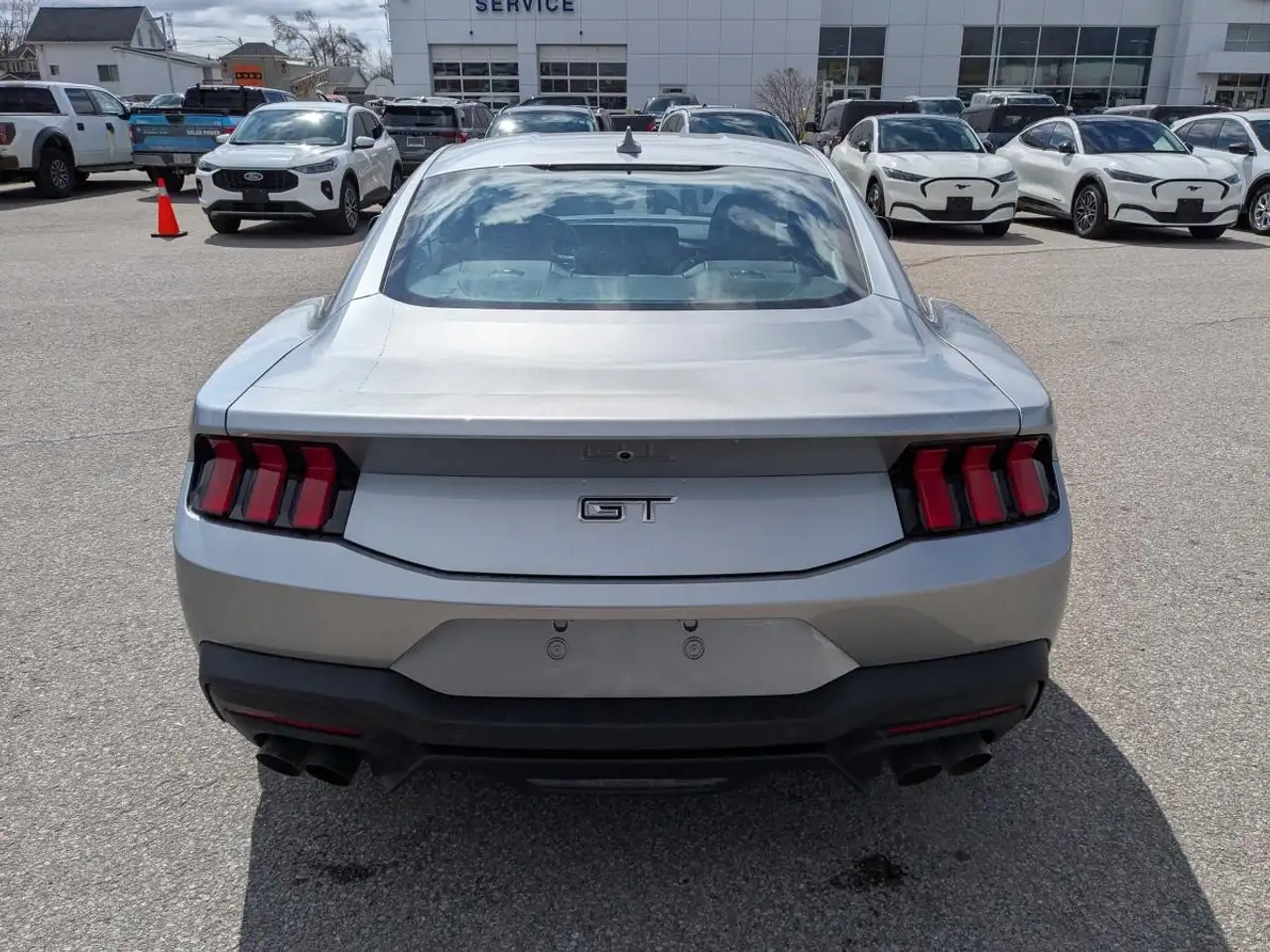 Ford Mustang - Image 7