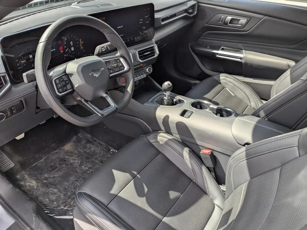Ford Mustang - Image 11