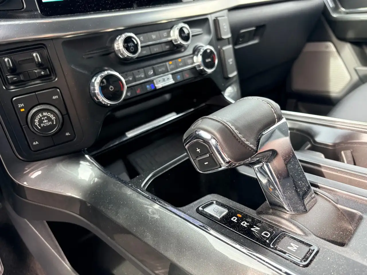 Ford F-150 - Image 11