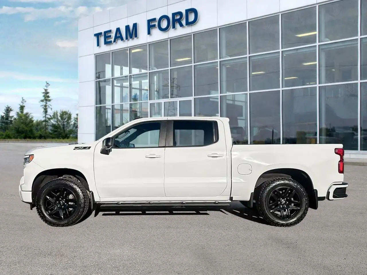 Chevrolet Silverado 1500 - Image 3