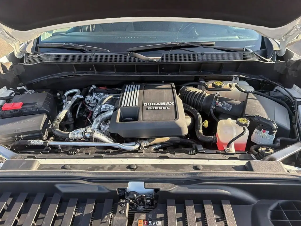 Chevrolet Silverado 1500 - Image 10