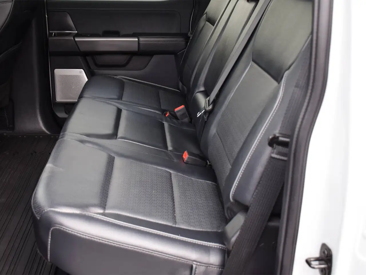 Ford F-150 - Image 17