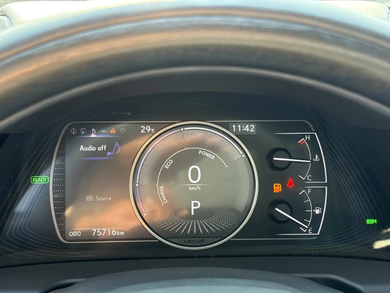 Lexus ES - Image 13