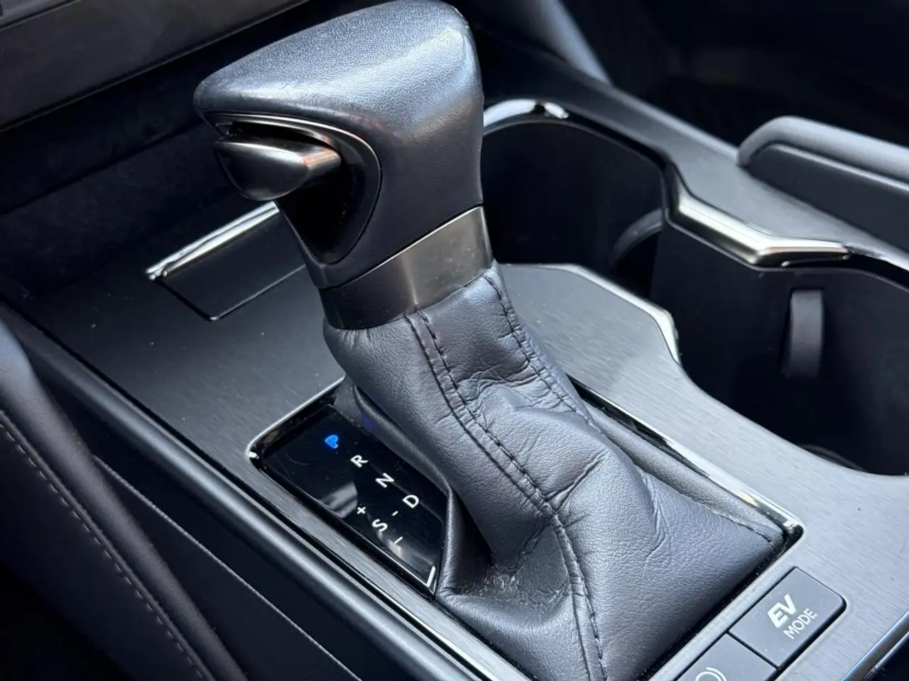Lexus ES - Image 20
