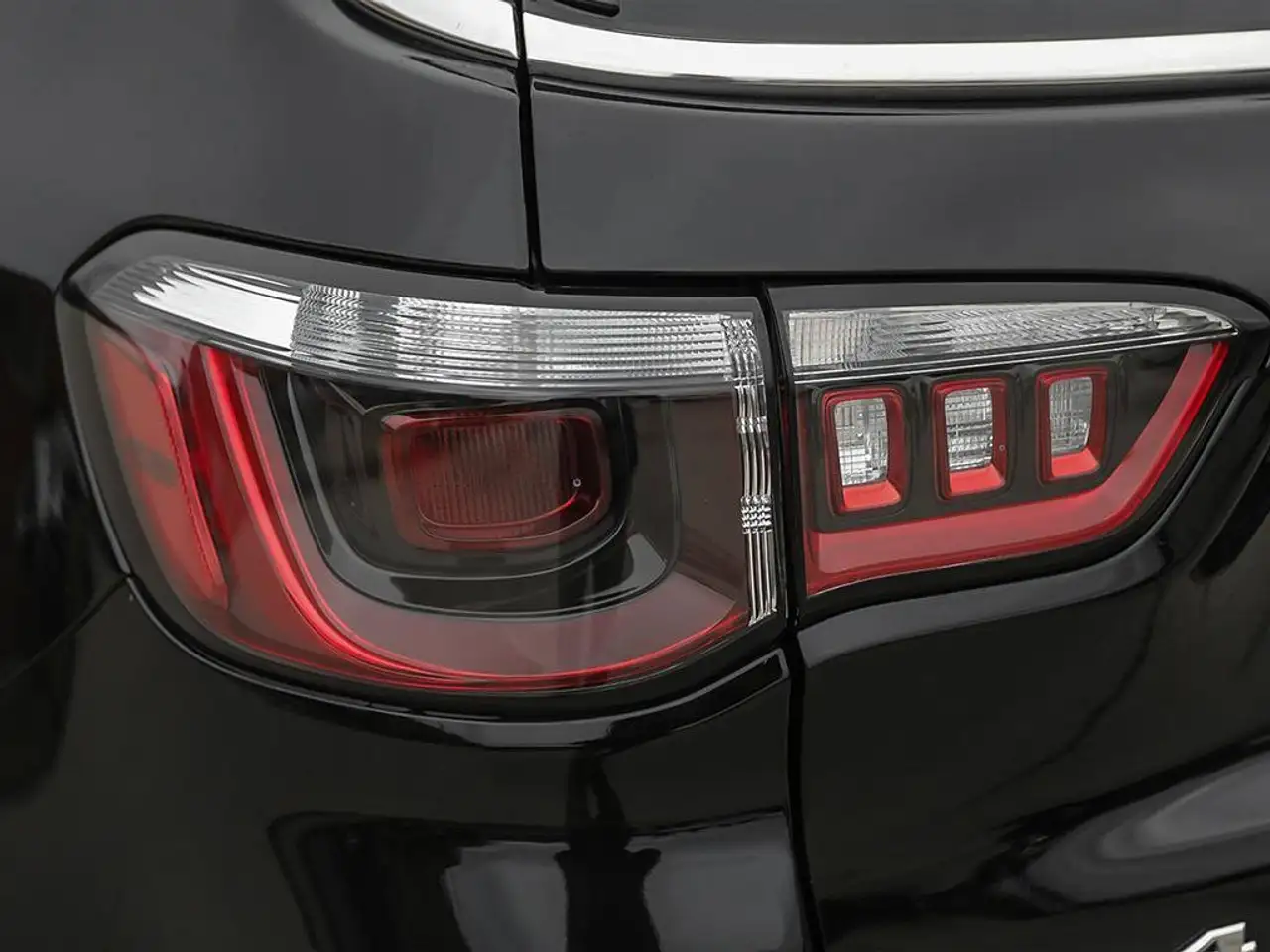 Jeep Compass - Image 12
