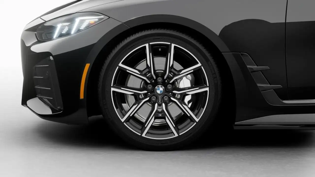 BMW i4 - Image 7