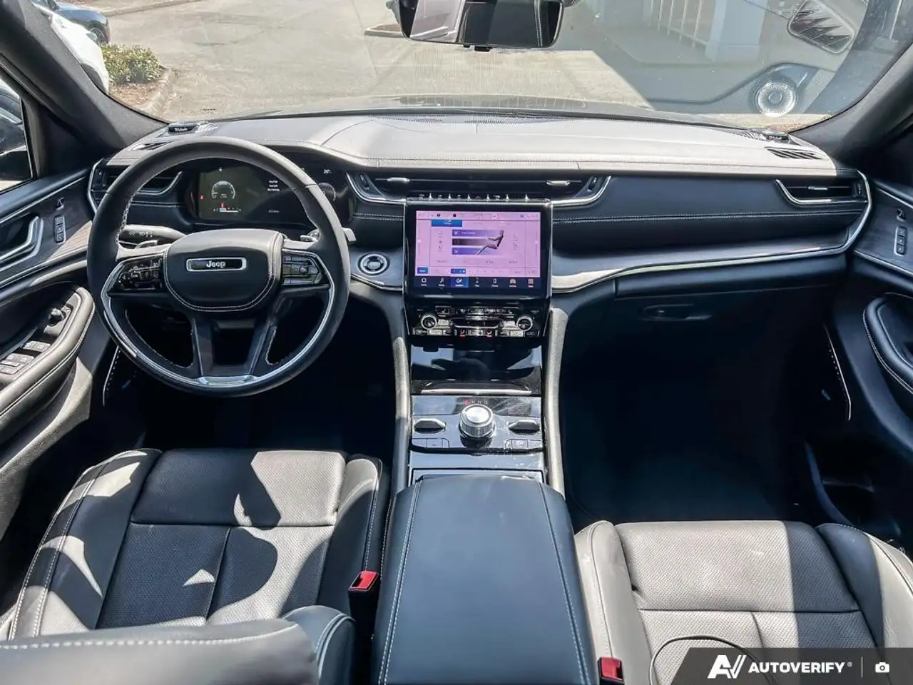 Jeep Grand Cherokee - Image 23
