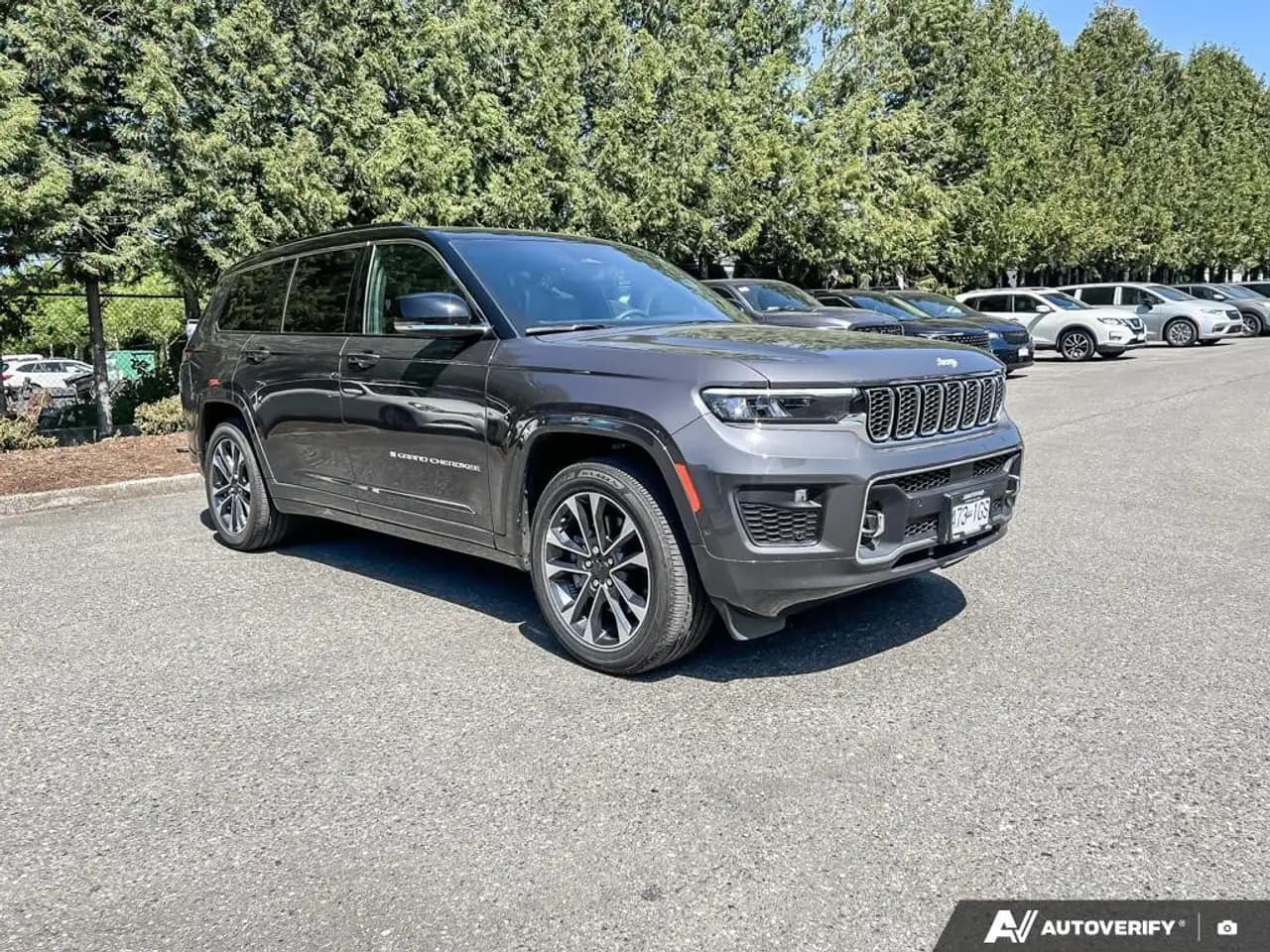 Jeep Grand Cherokee - Image 25