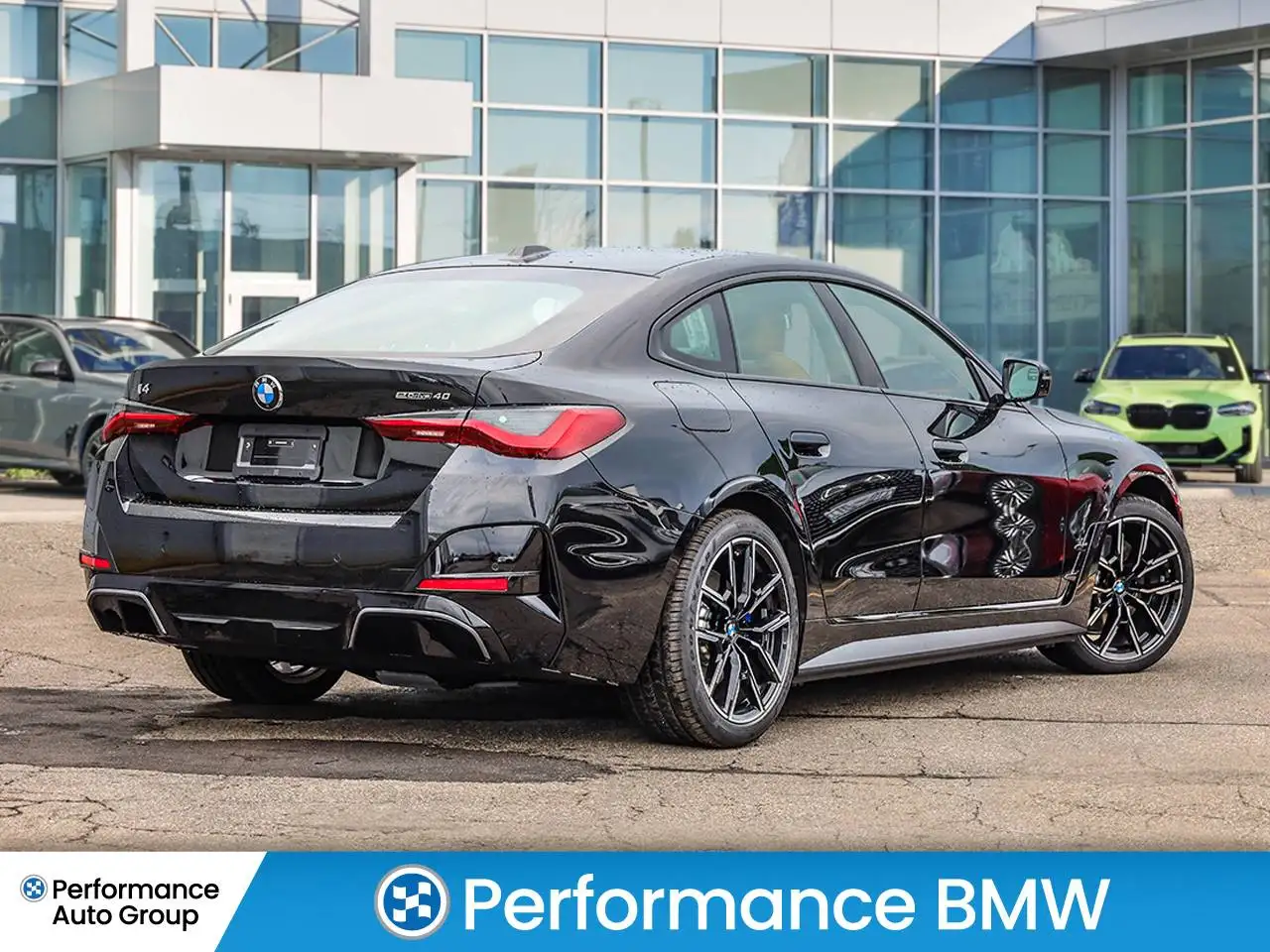 BMW i4 - Image 2