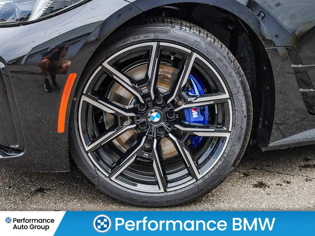 BMW i4 - Image 9