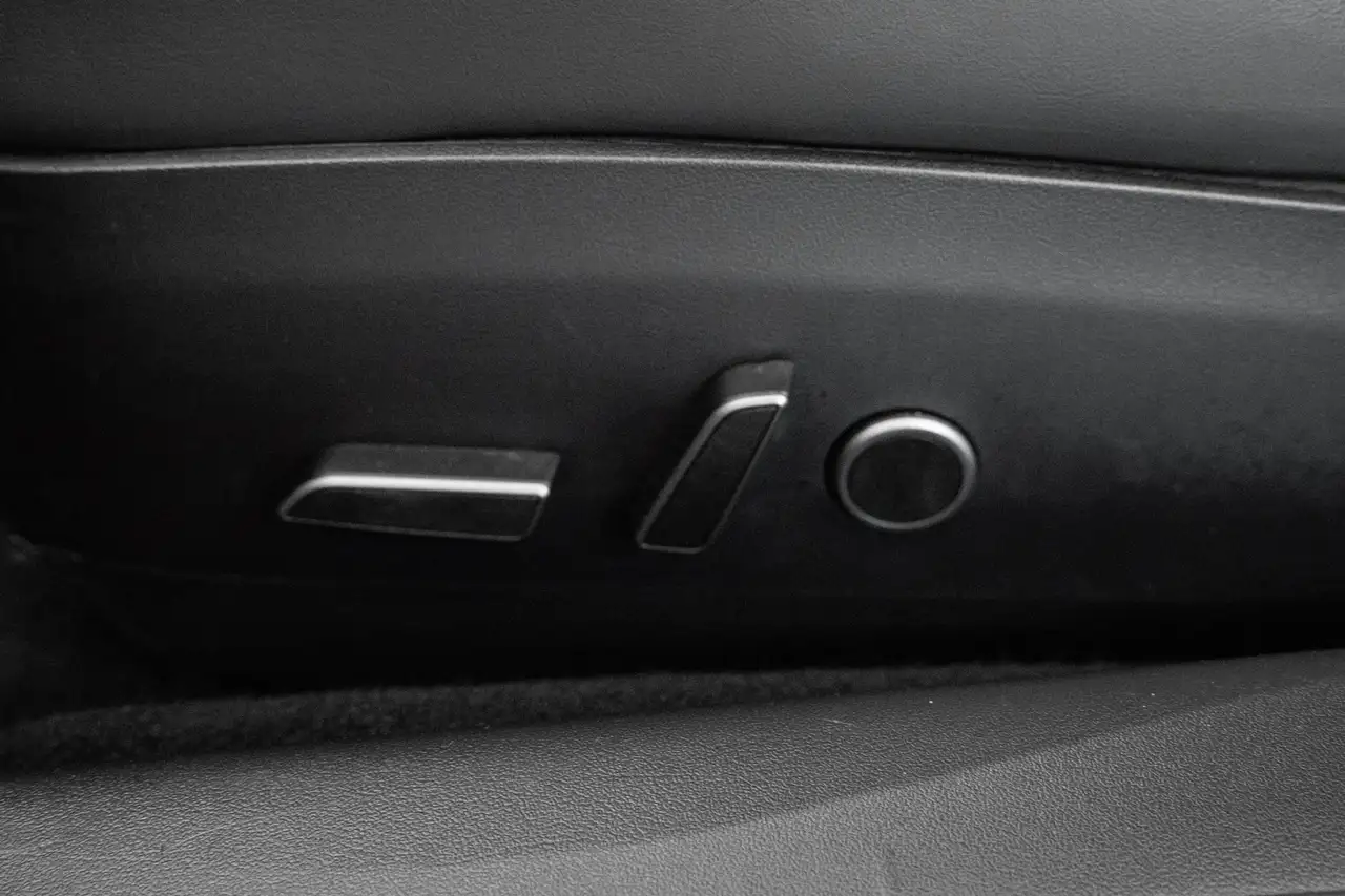 Tesla Model 3 - Image 20