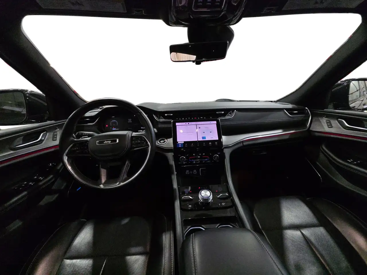 Jeep Grand Cherokee - Image 22