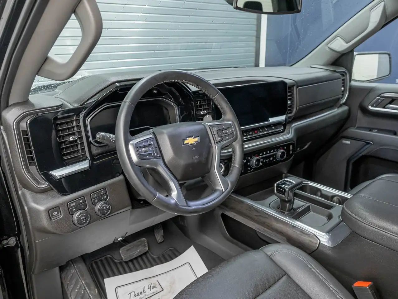 Chevrolet Silverado 1500 - Image 2